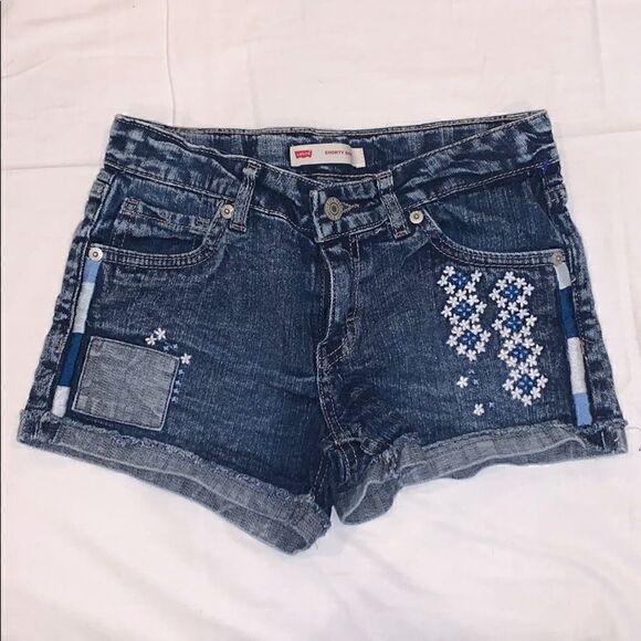 Levi’s shorty short   - Picture 2 of 4
